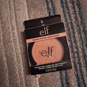 Primer-Infused Matte Blush - Peach